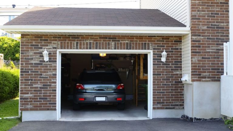 Consider These Factors Before Constructing a New Garage